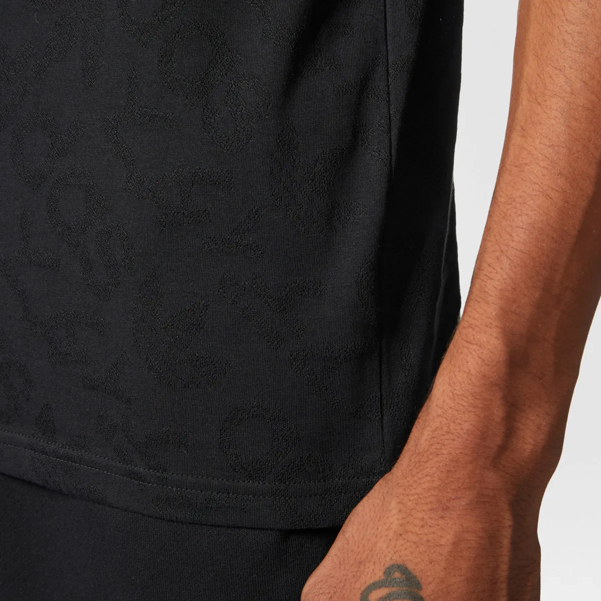 Adidas Men's Originals Logo Jaquard Tee Black