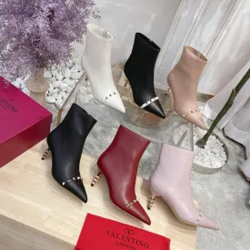 SE1469 V Rockstud Grainy Calfskin Ankle Boot 65mm/ Size5-10